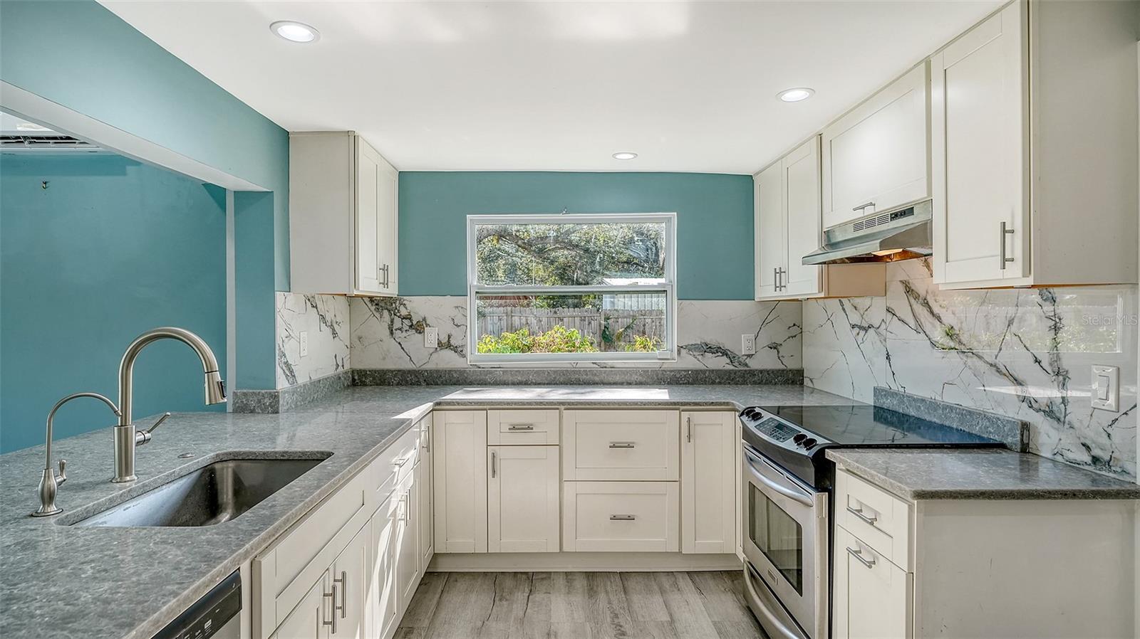 1518 STOEBER AVE, SARASOTA, FL, 34232
