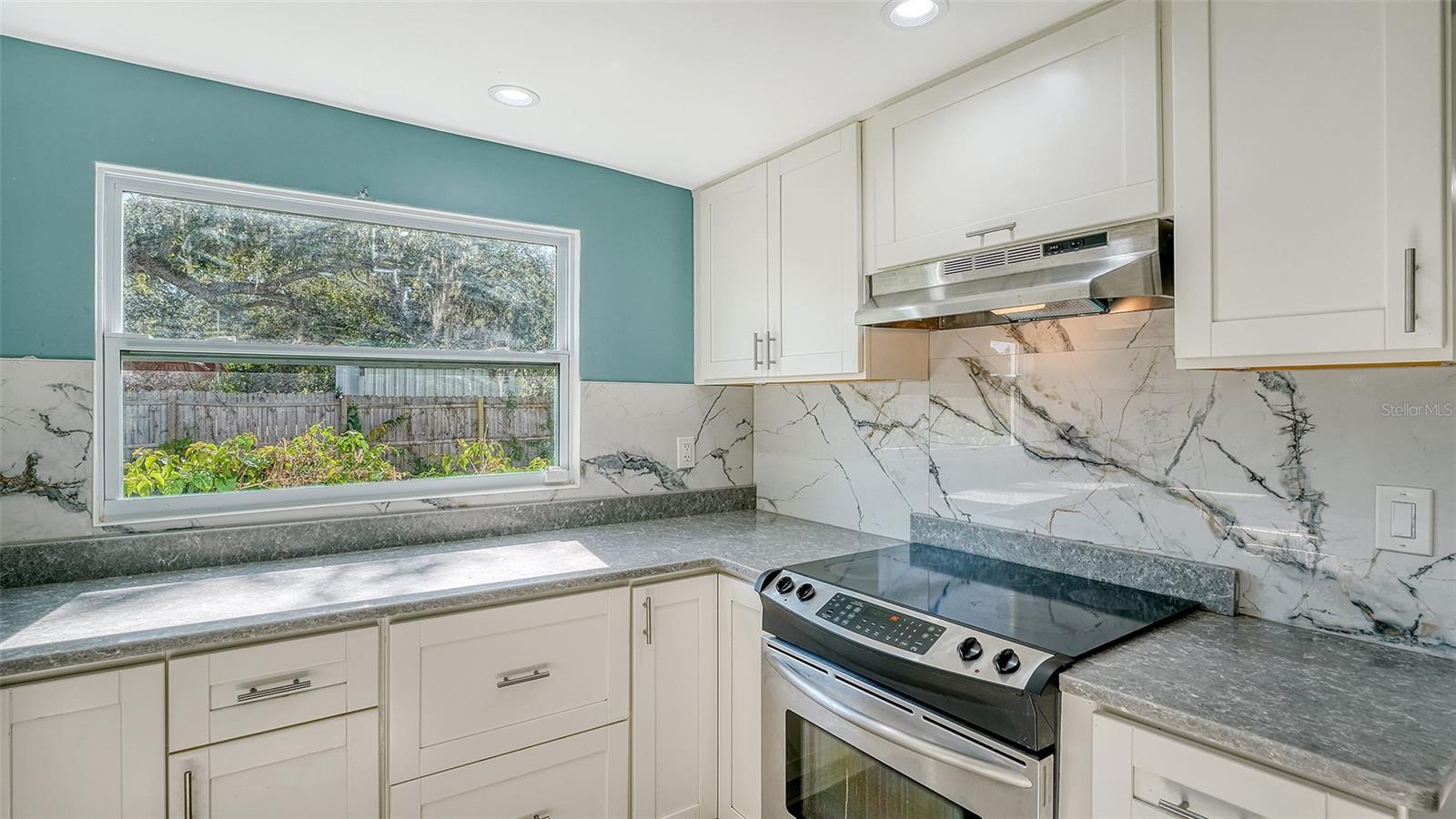 1518 STOEBER AVE, SARASOTA, FL, 34232