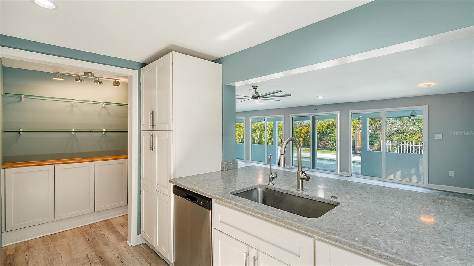 1518 STOEBER AVE, SARASOTA, FL, 34232