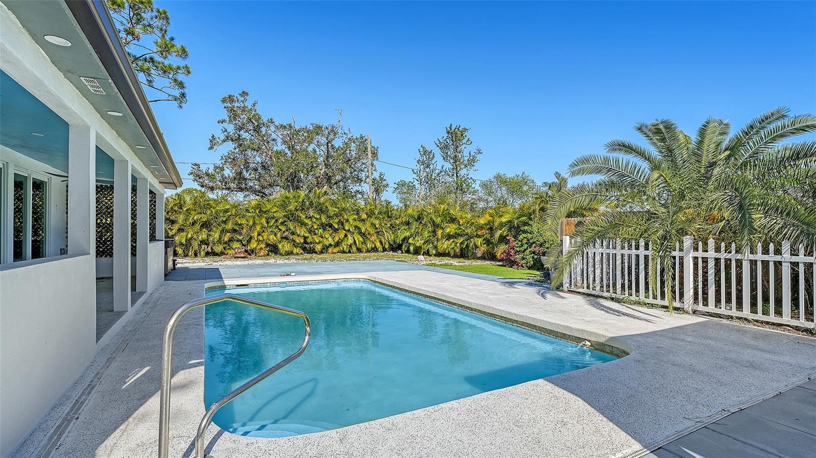 1518 STOEBER AVE, SARASOTA, FL, 34232