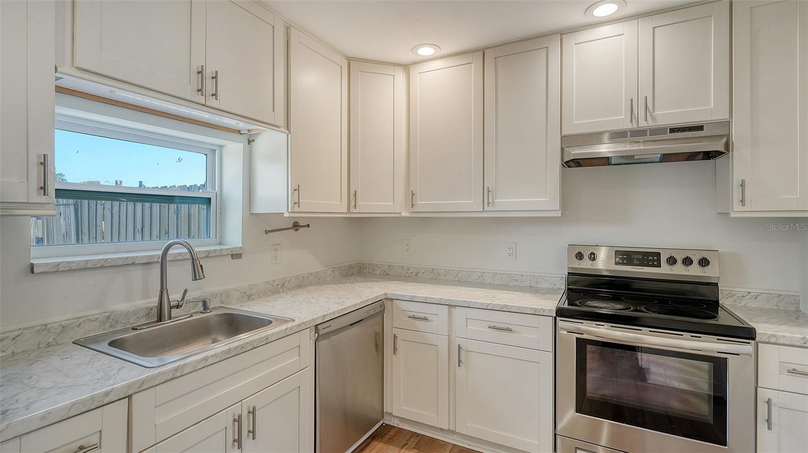 1518 STOEBER AVE, SARASOTA, FL, 34232