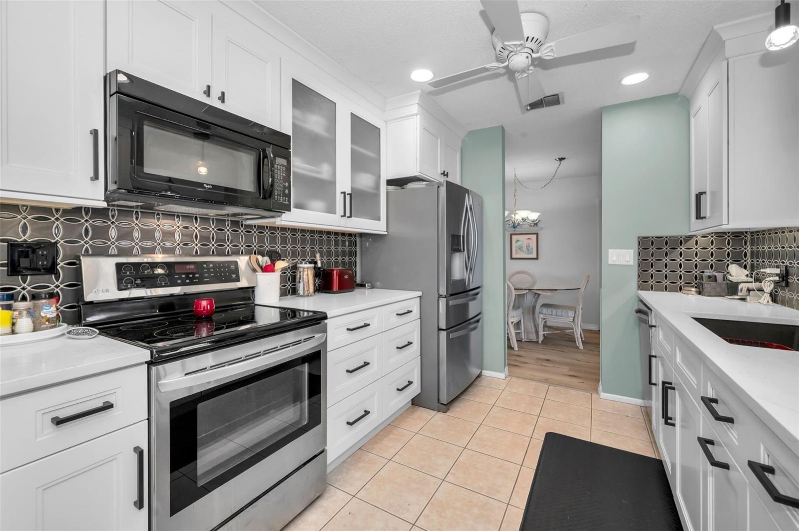 2404 FORECASTLE DR, PALM HARBOR, FL, 34685
