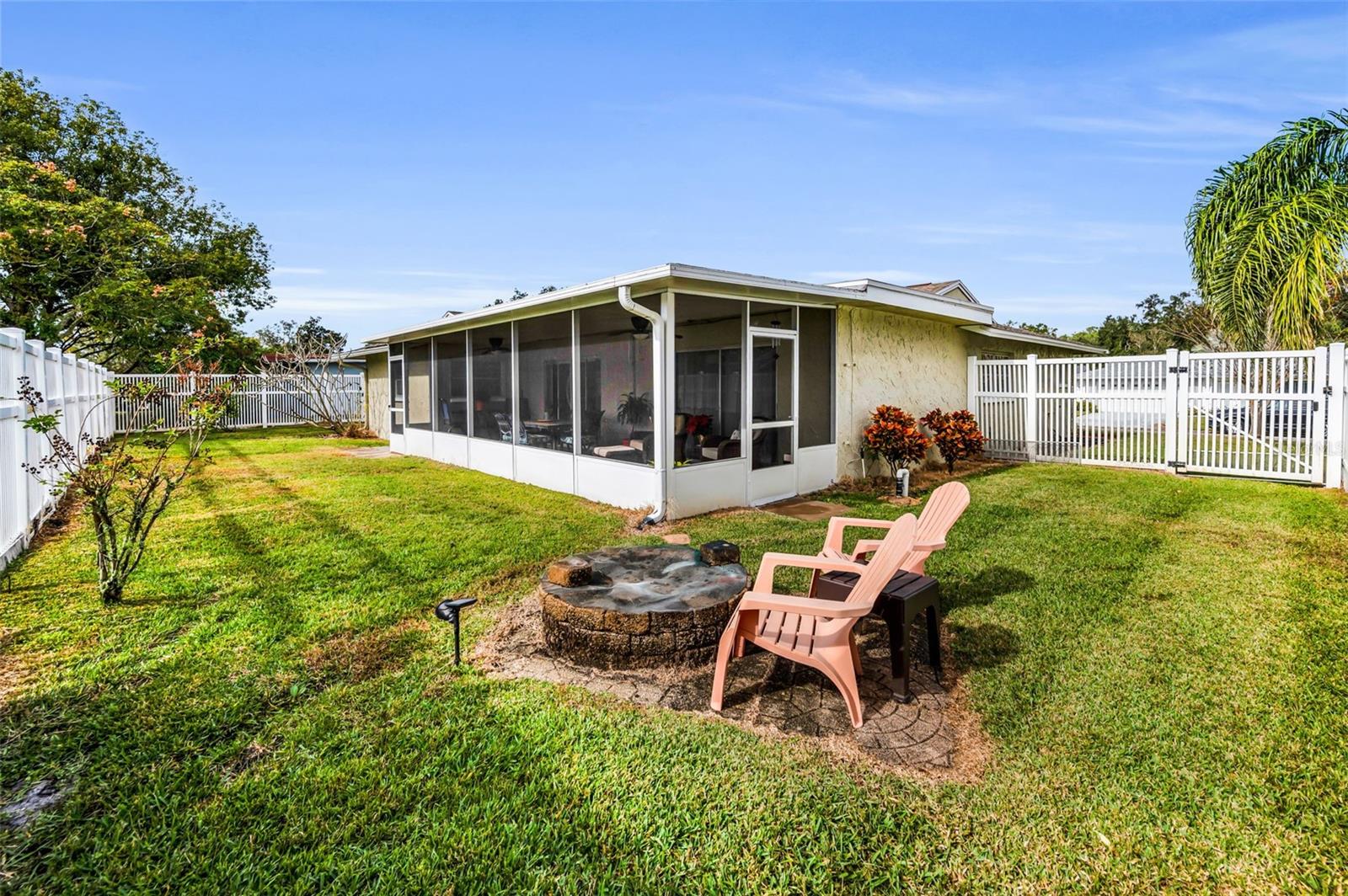 2404 FORECASTLE DR, PALM HARBOR, FL, 34685
