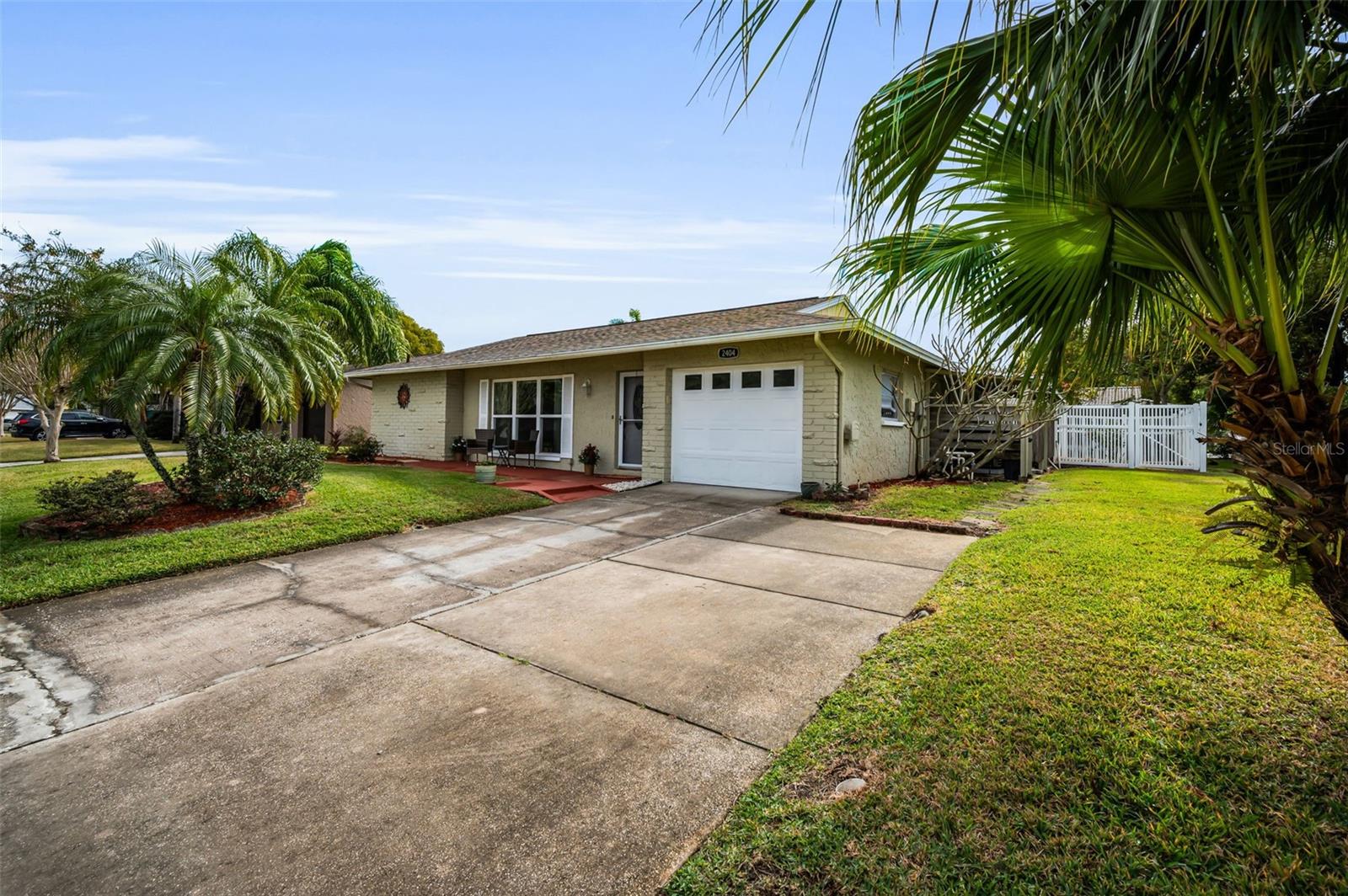 2404 FORECASTLE DR, PALM HARBOR, FL, 34685
