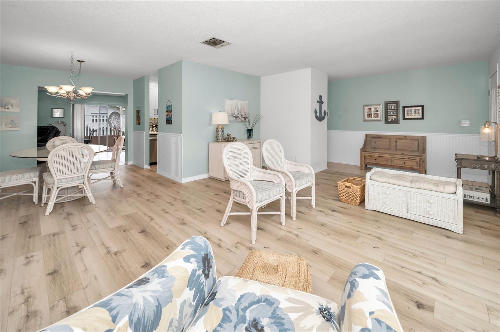2404 FORECASTLE DR, PALM HARBOR, FL, 34685