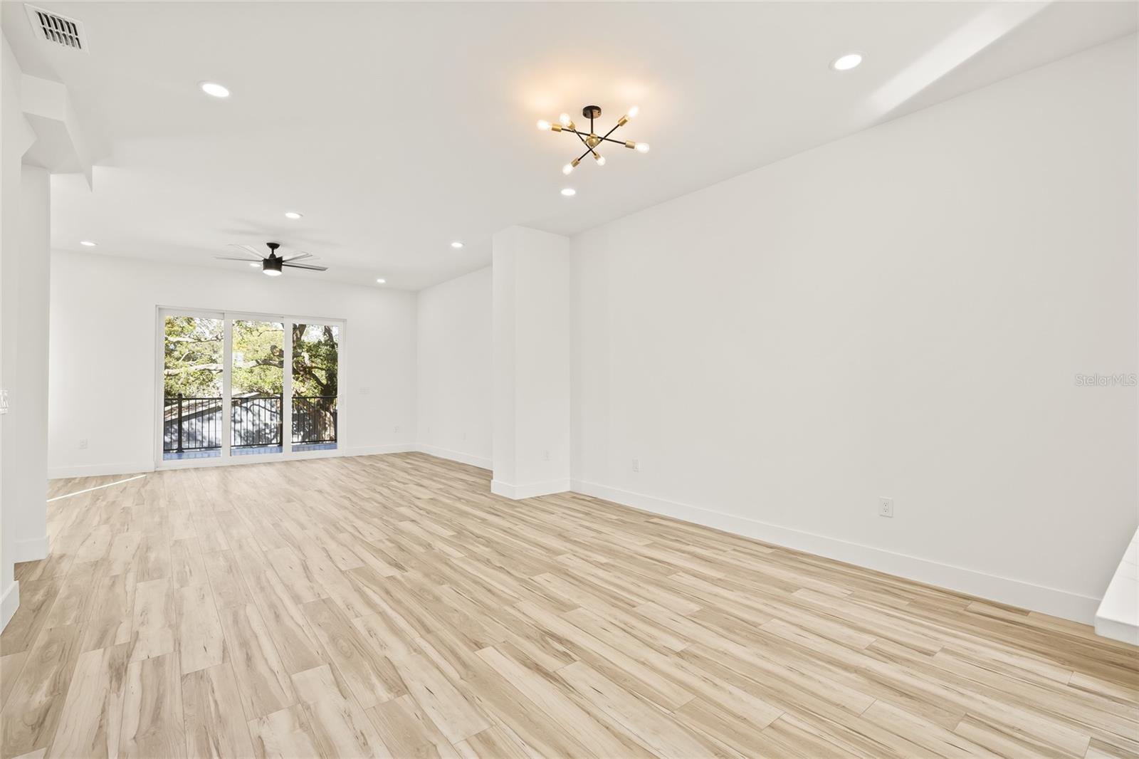 2220 E COLUMBUS DR #1, TAMPA, FL, 33605