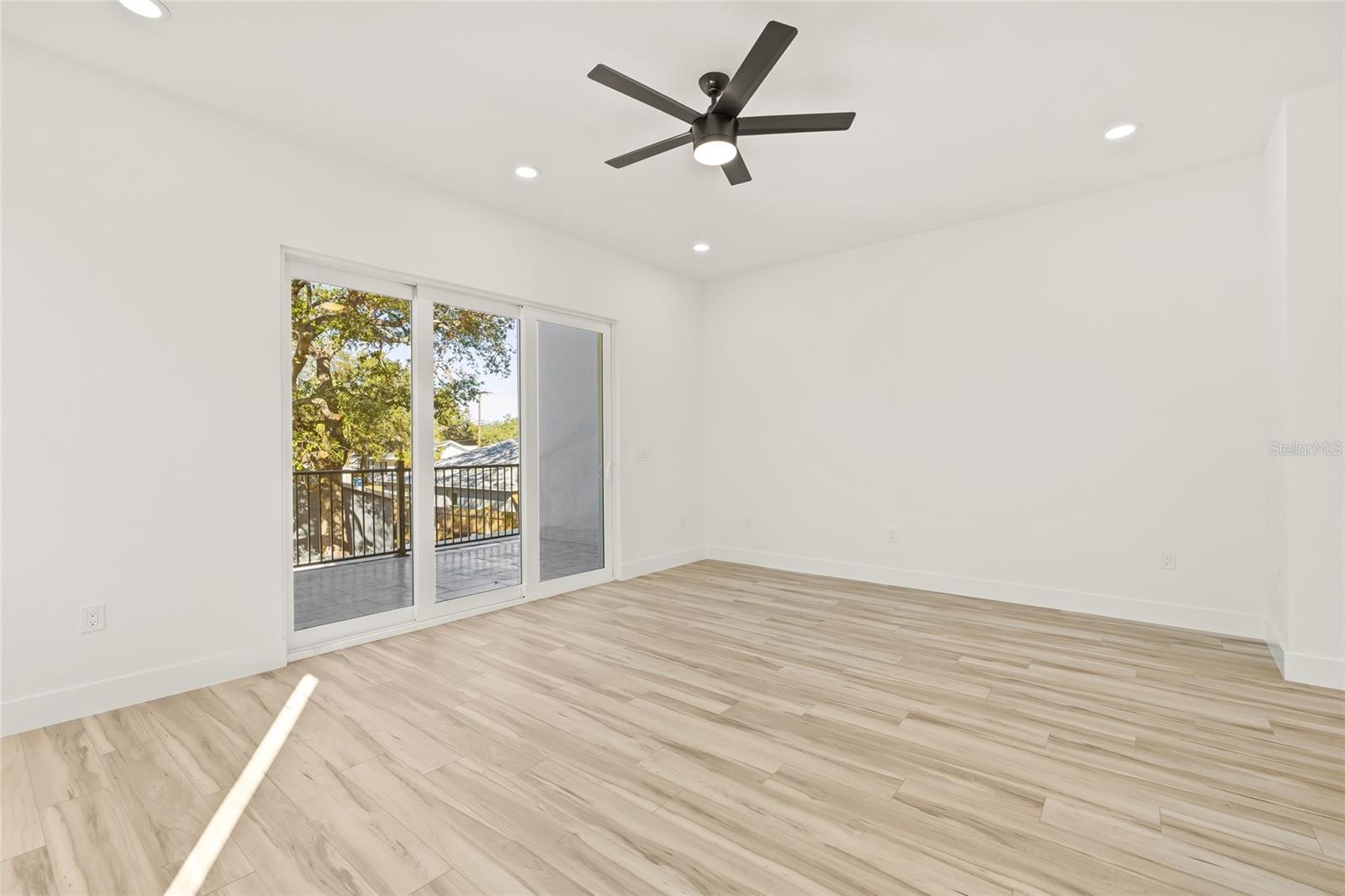 2220 E COLUMBUS DR #1, TAMPA, FL, 33605