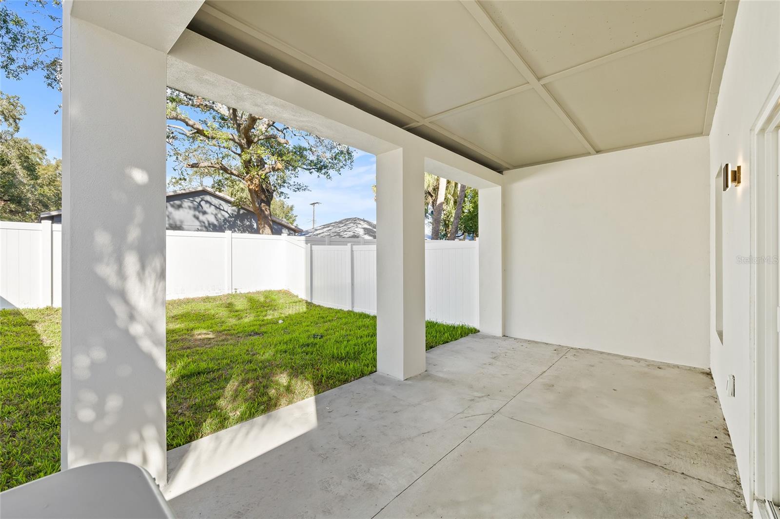 2220 E COLUMBUS DR #1, TAMPA, FL, 33605