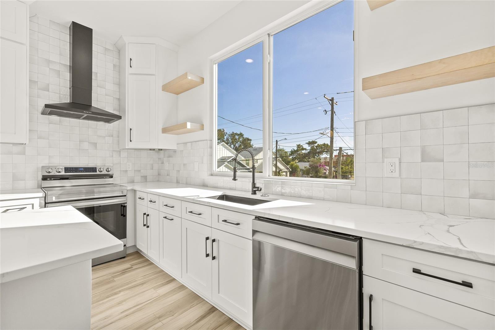 2220 E COLUMBUS DR #1, TAMPA, FL, 33605