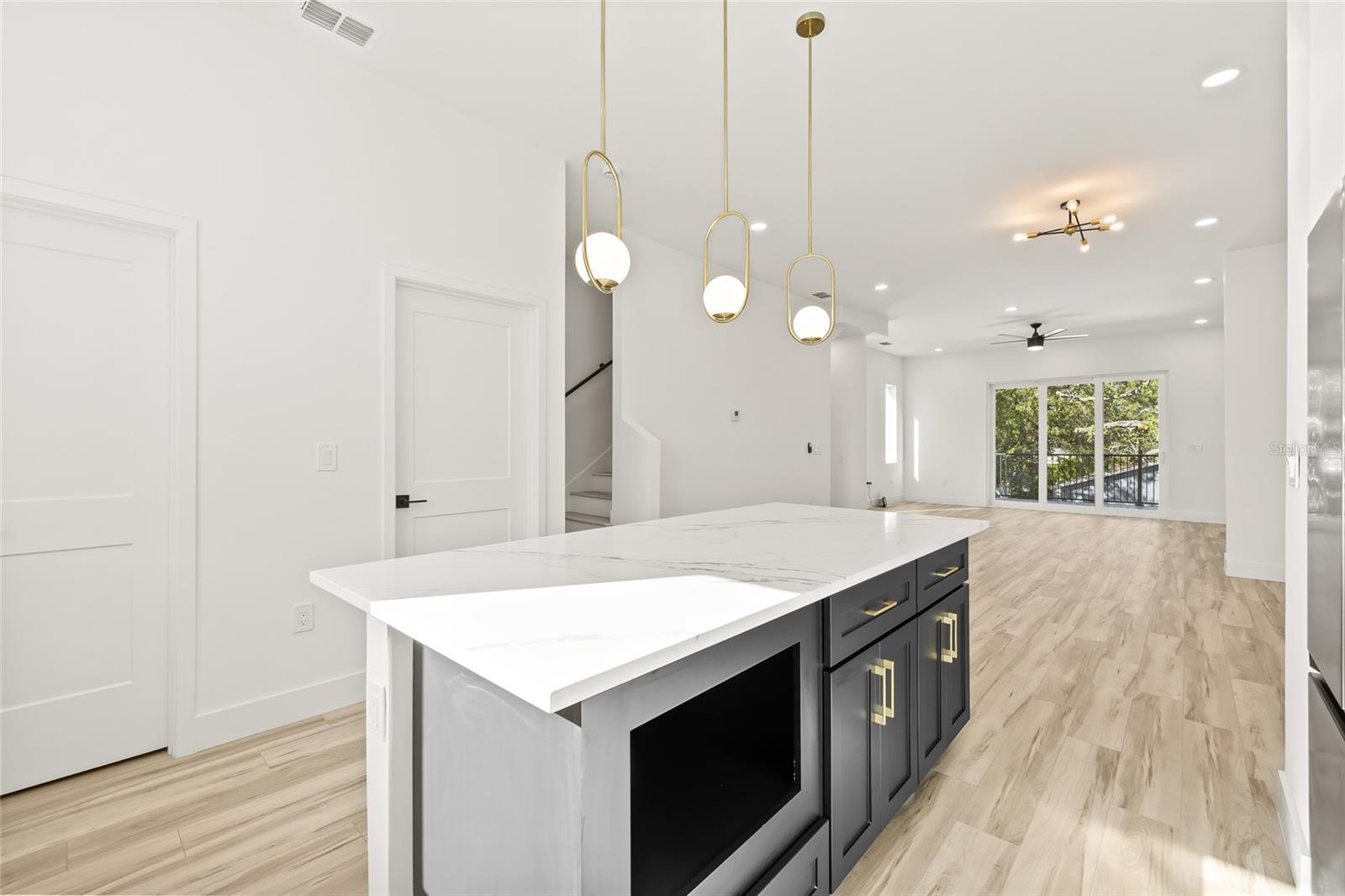 2220 E COLUMBUS DR #1, TAMPA, FL, 33605