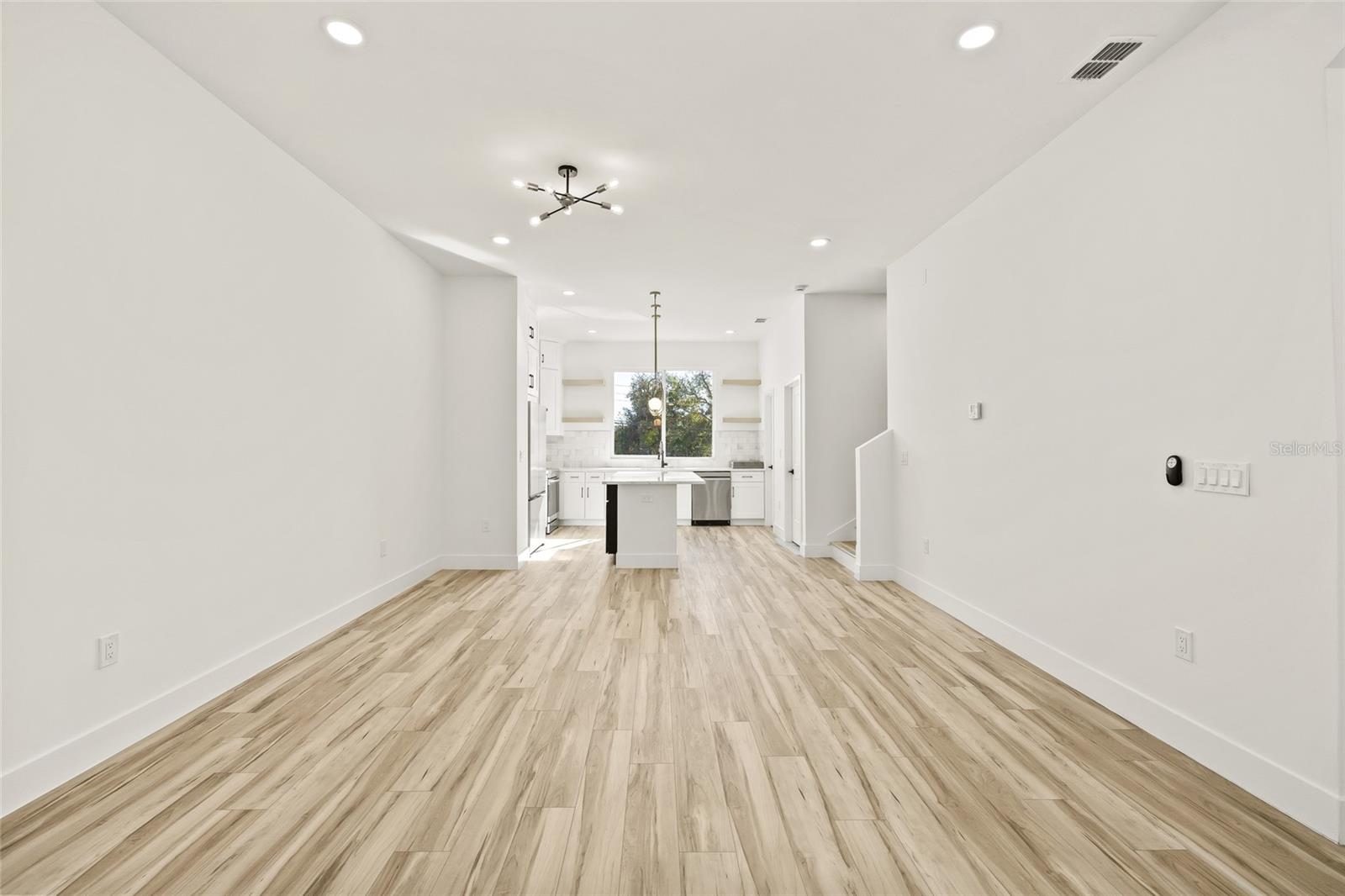 2220 E COLUMBUS DR #1, TAMPA, FL, 33605