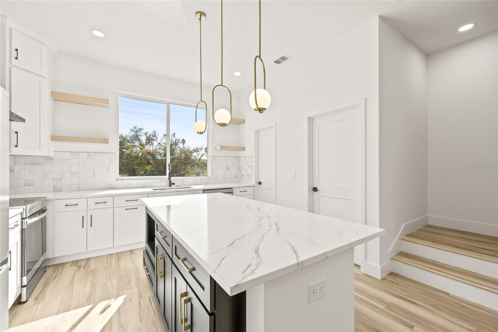 2220 E COLUMBUS DR #1, TAMPA, FL, 33605