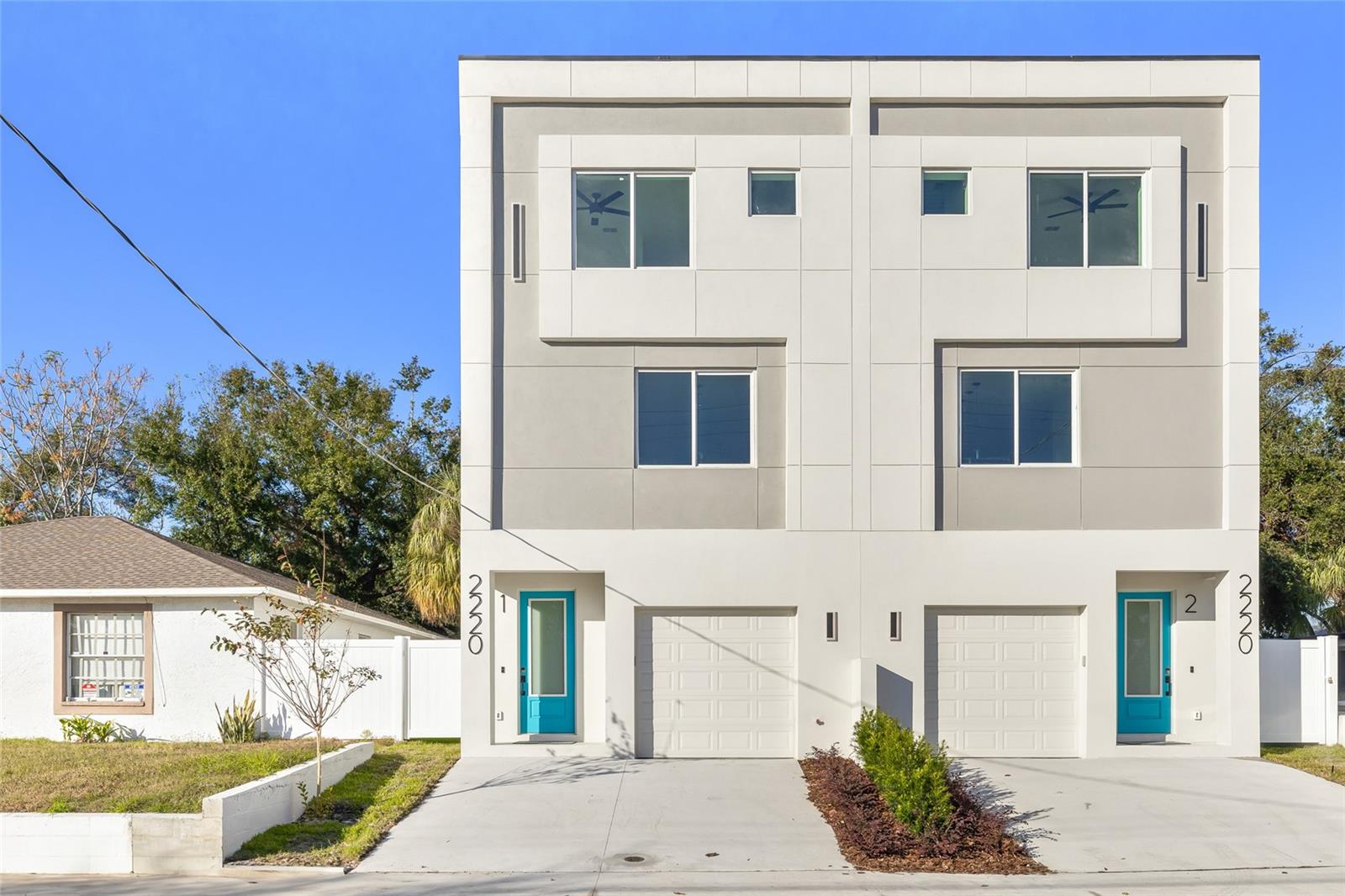 2220 E COLUMBUS DR #1, TAMPA, FL, 33605