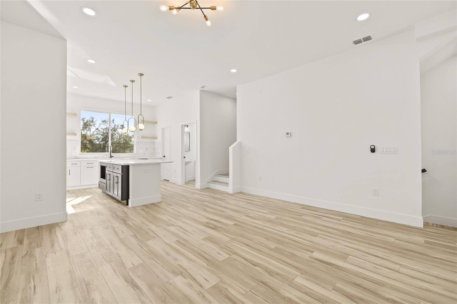 2220 E COLUMBUS DR #1, TAMPA, FL, 33605