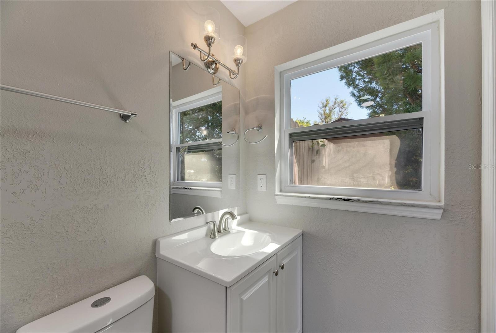 527 FOX RUN TRL, APOLLO BEACH, FL, 33572