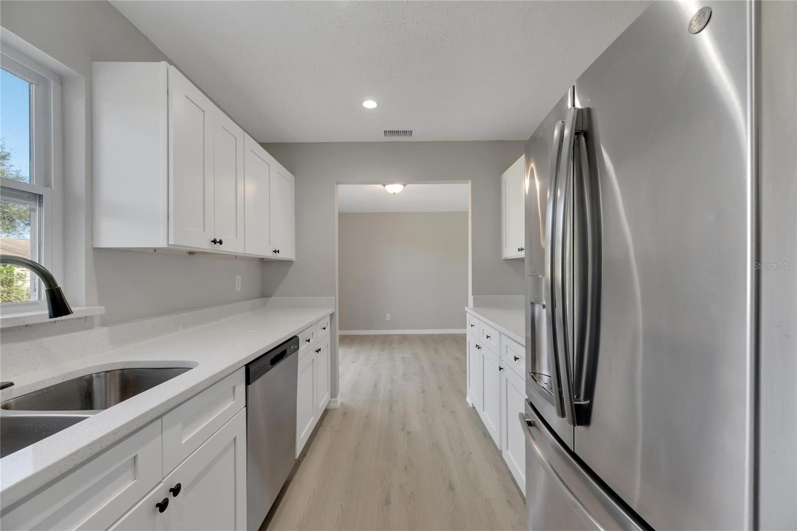 527 FOX RUN TRL, APOLLO BEACH, FL, 33572