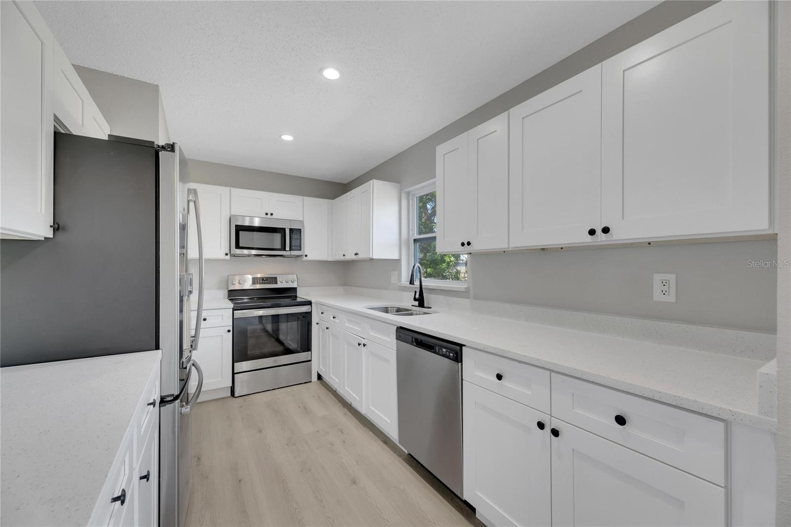 527 FOX RUN TRL, APOLLO BEACH, FL, 33572