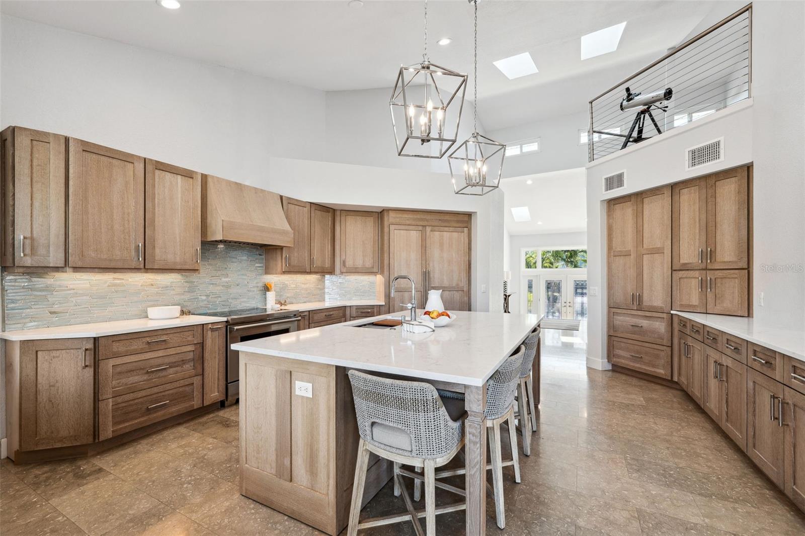 123 8TH ST E, TIERRA VERDE, FL, 33715