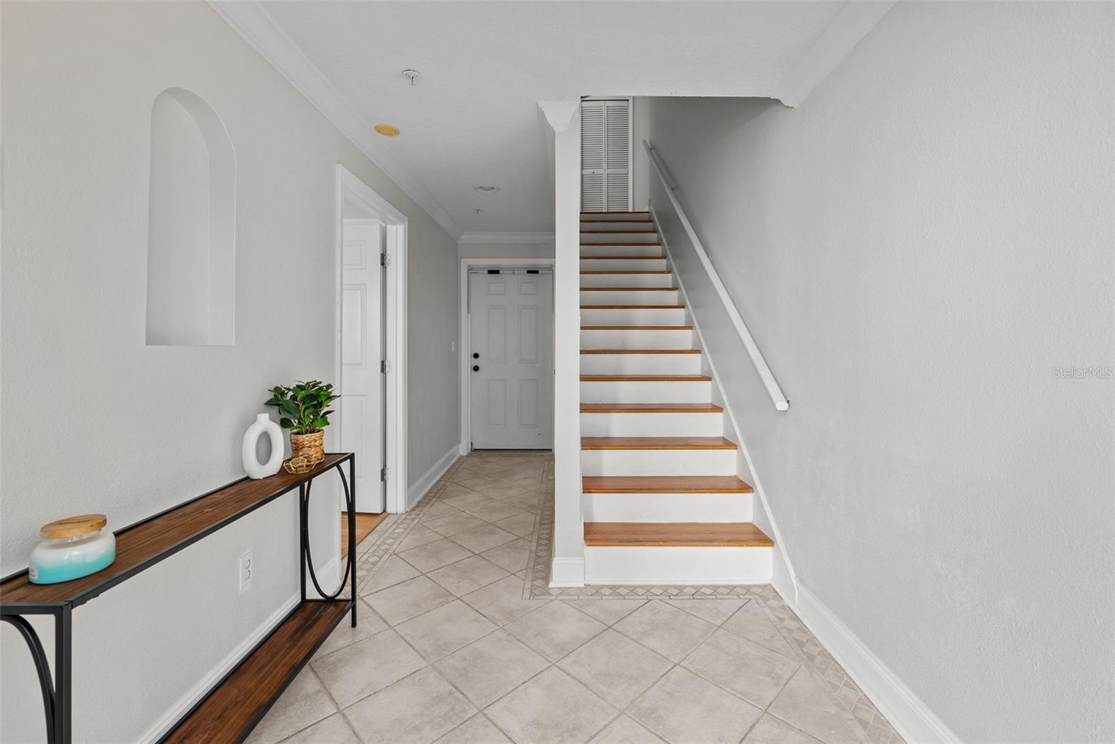 613 CASABELLA CIR, TAMPA, FL, 33609
