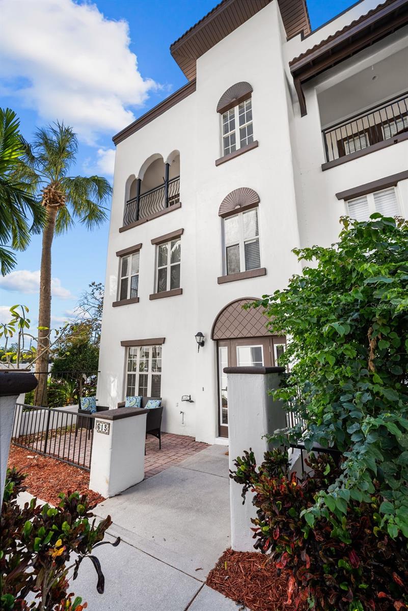 613 CASABELLA CIR, TAMPA, FL, 33609