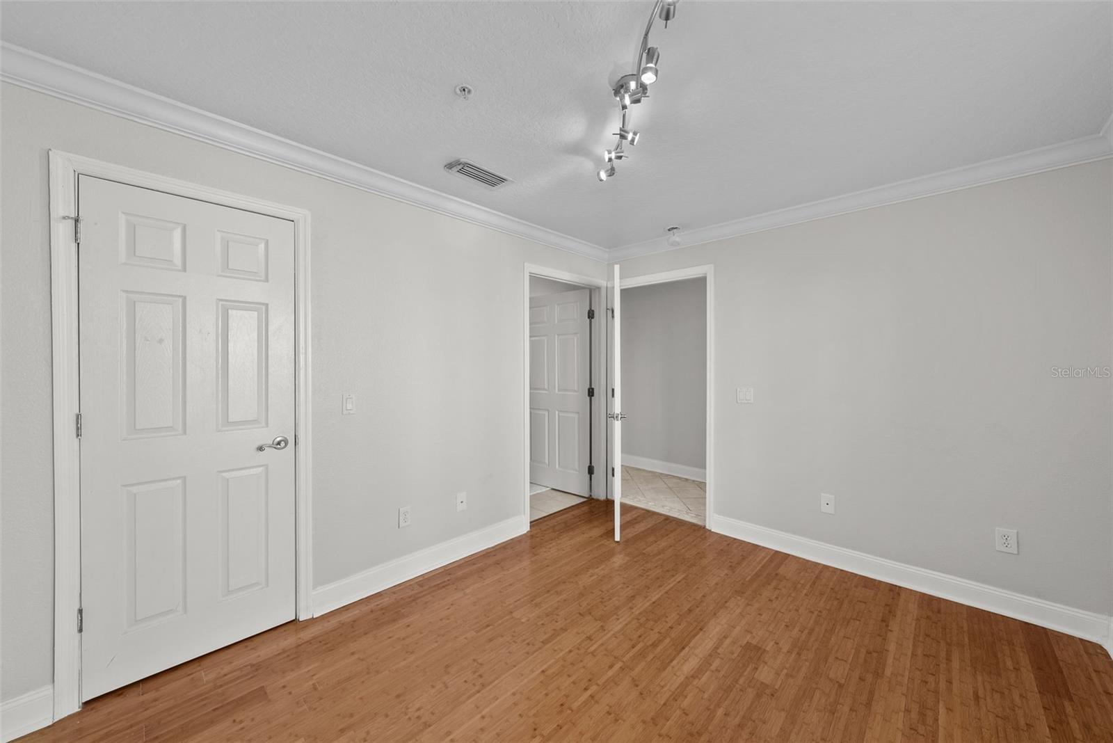 613 CASABELLA CIR, TAMPA, FL, 33609