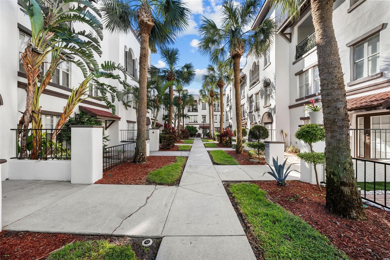 613 CASABELLA CIR, TAMPA, FL, 33609