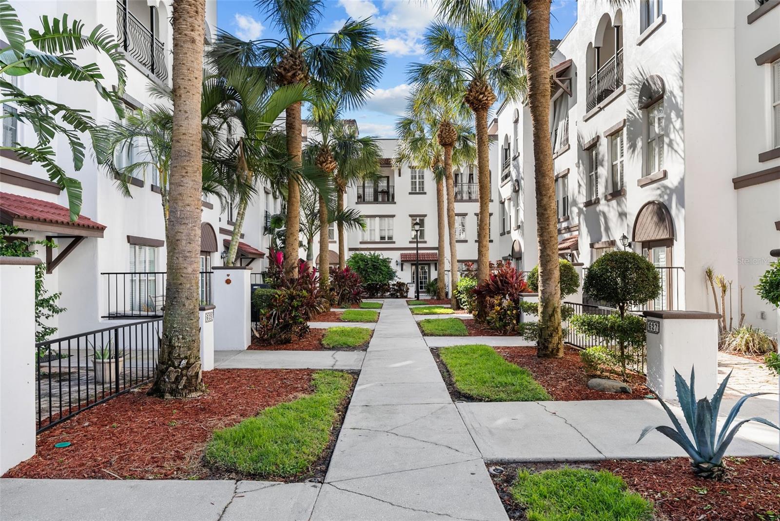 613 CASABELLA CIR, TAMPA, FL, 33609