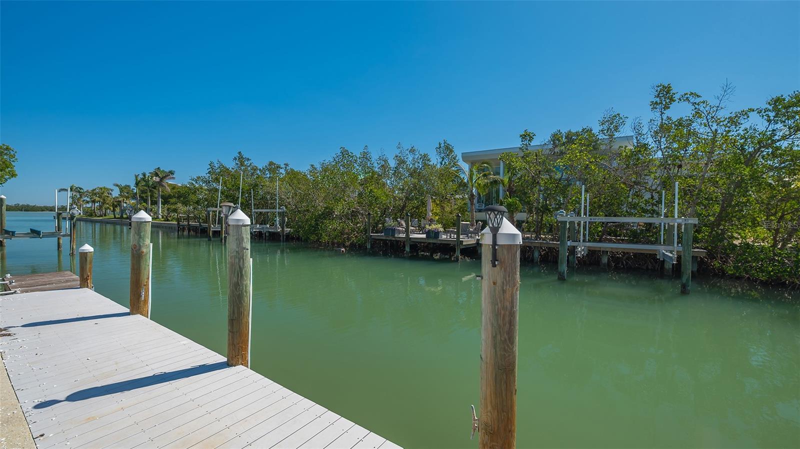 592 JUAN ANASCO DR, LONGBOAT KEY, FL, 34228