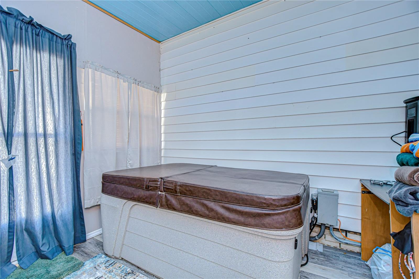 37331 HAMMOND DR, ZEPHYRHILLS, FL, 33541