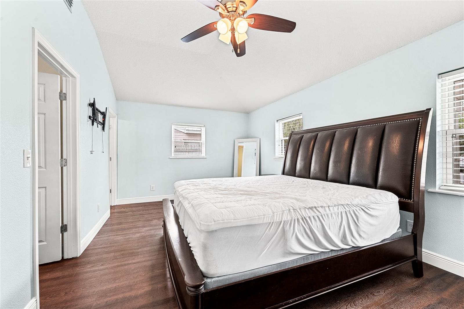 4110 W BAY VIEW AVE, TAMPA, FL, 33611
