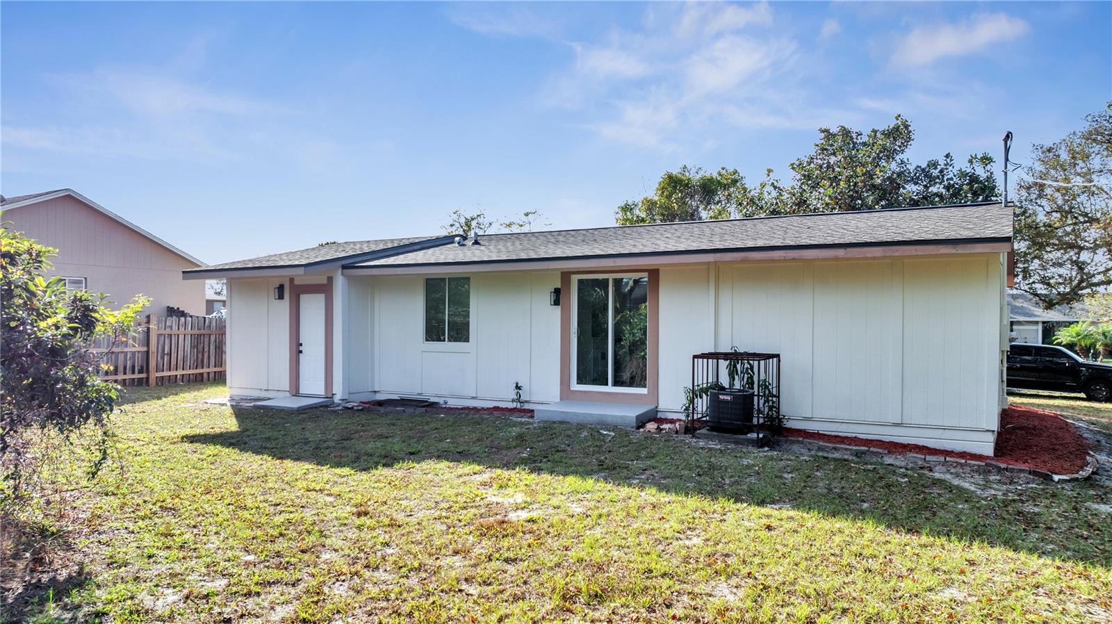 857 GLASGOW AVE, DELTONA, FL, 32738