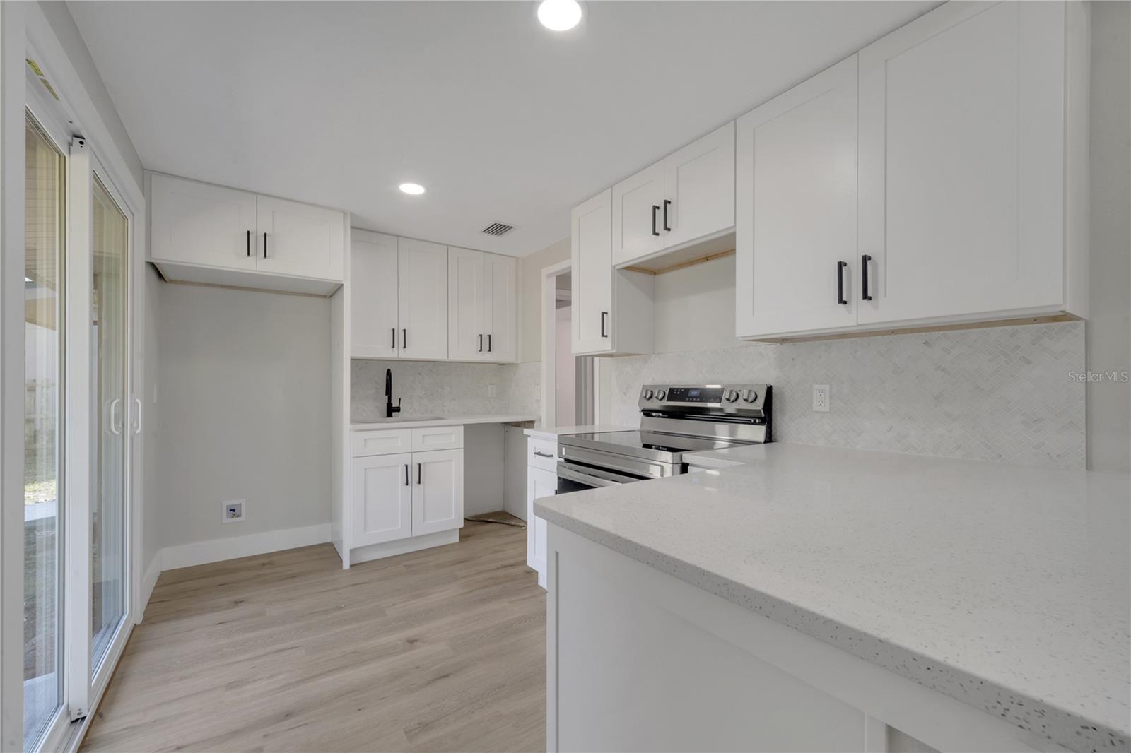 857 GLASGOW AVE, DELTONA, FL, 32738