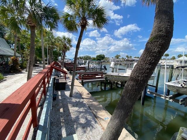 4851 W GANDY BLVD #B10L30, TAMPA, FL, 33611