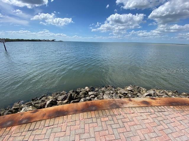 4851 W GANDY BLVD #B10L30, TAMPA, FL, 33611