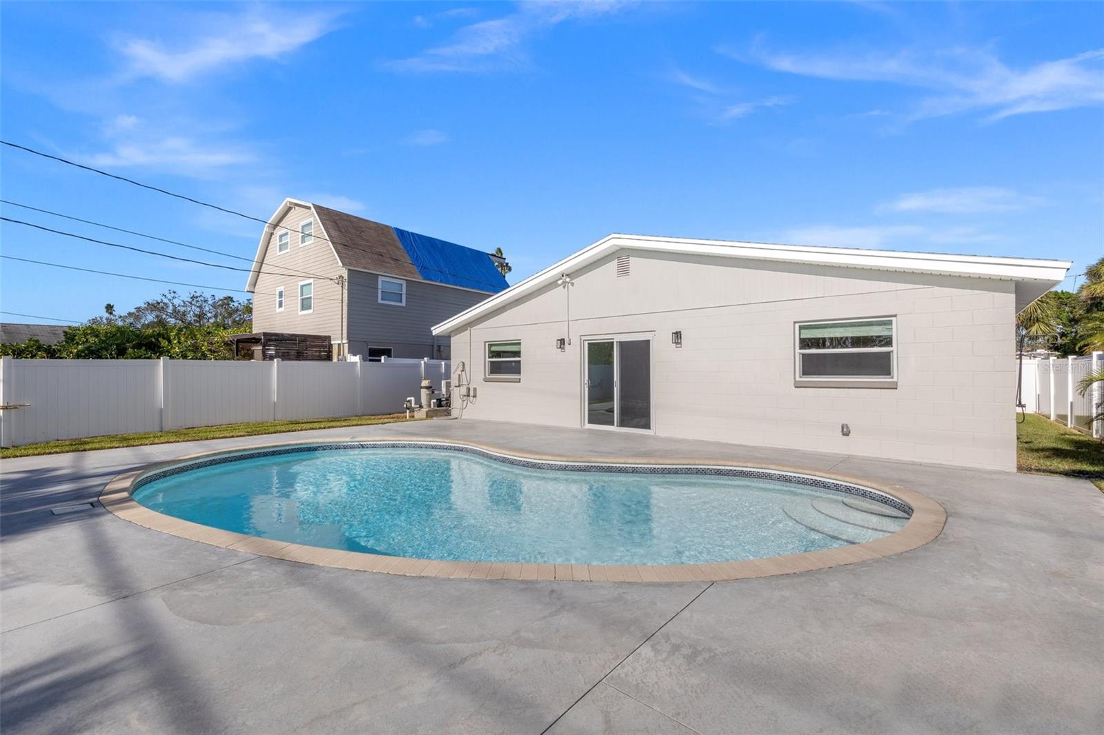 2050 BAYOU GRANDE BLVD NE, ST PETERSBURG, FL, 33703