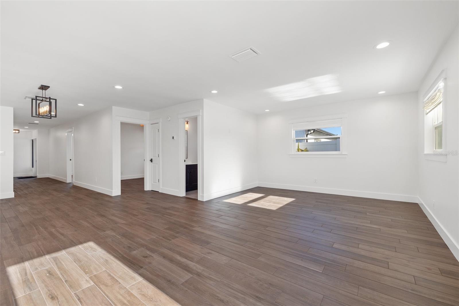 2050 BAYOU GRANDE BLVD NE, ST PETERSBURG, FL, 33703
