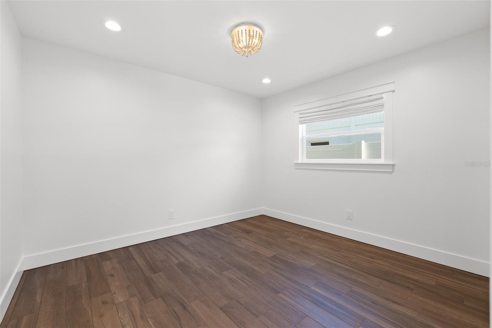 2050 BAYOU GRANDE BLVD NE, ST PETERSBURG, FL, 33703