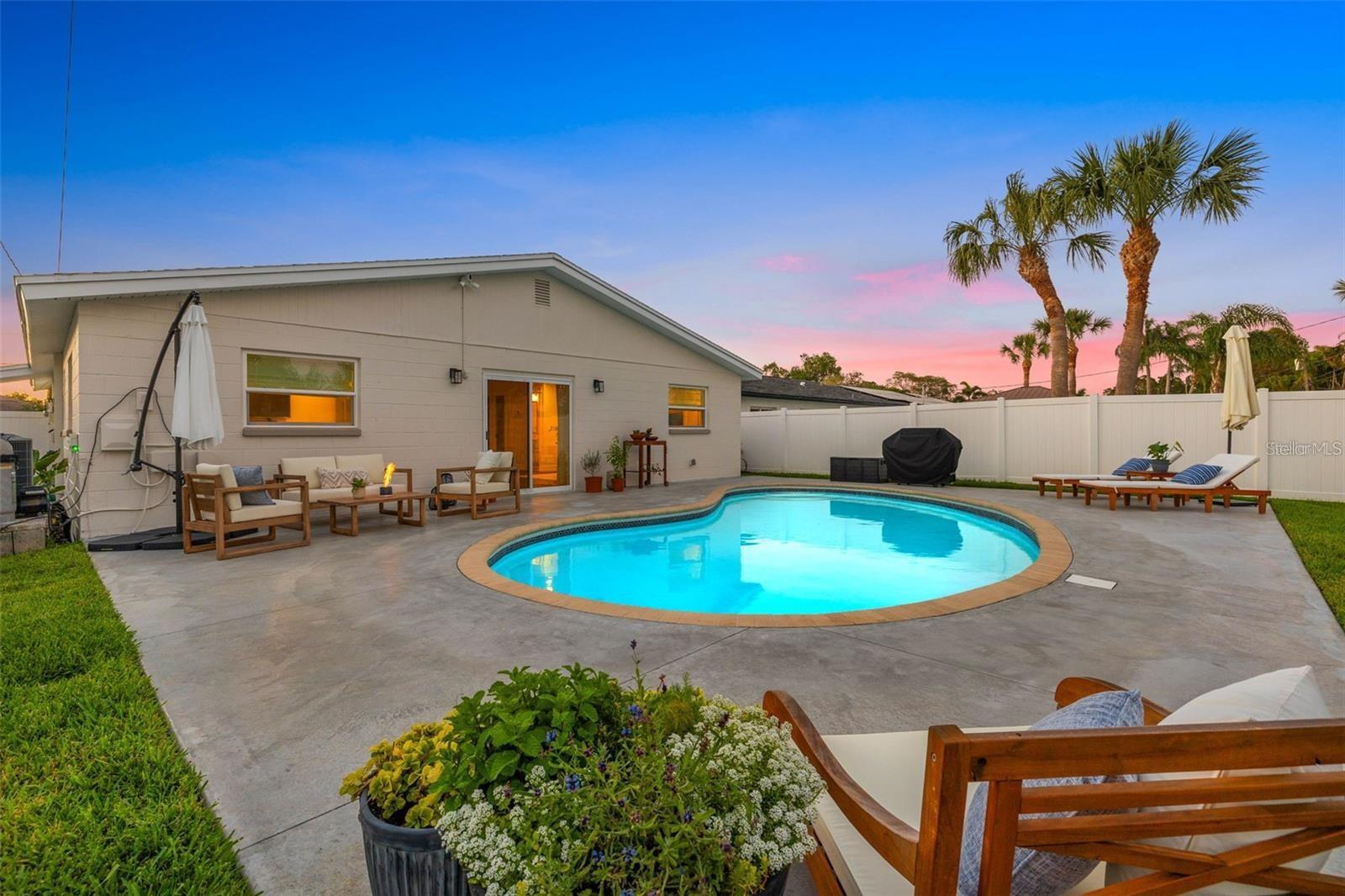 2050 BAYOU GRANDE BLVD NE, ST PETERSBURG, FL, 33703
