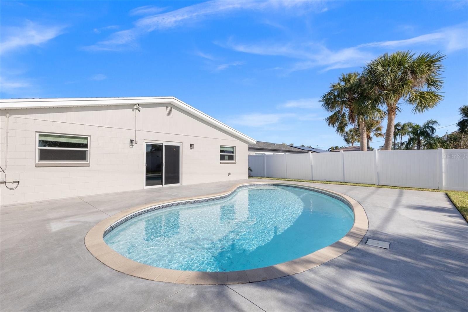 2050 BAYOU GRANDE BLVD NE, ST PETERSBURG, FL, 33703