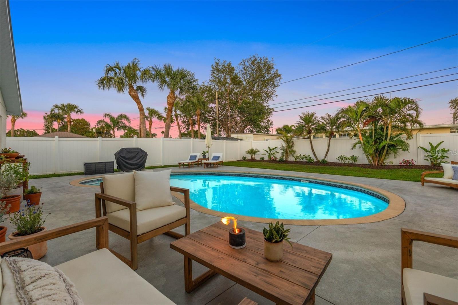 2050 BAYOU GRANDE BLVD NE, ST PETERSBURG, FL, 33703
