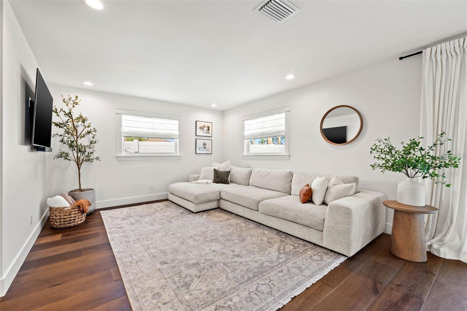 2050 BAYOU GRANDE BLVD NE, ST PETERSBURG, FL, 33703