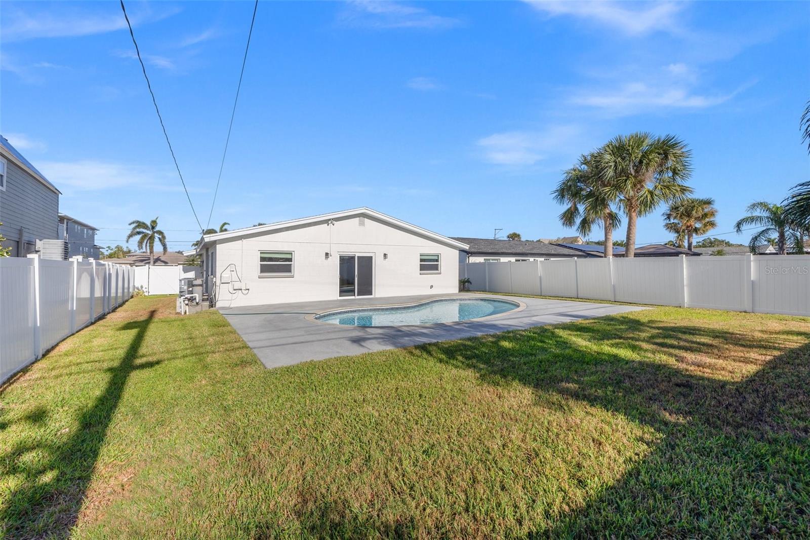 2050 BAYOU GRANDE BLVD NE, ST PETERSBURG, FL, 33703