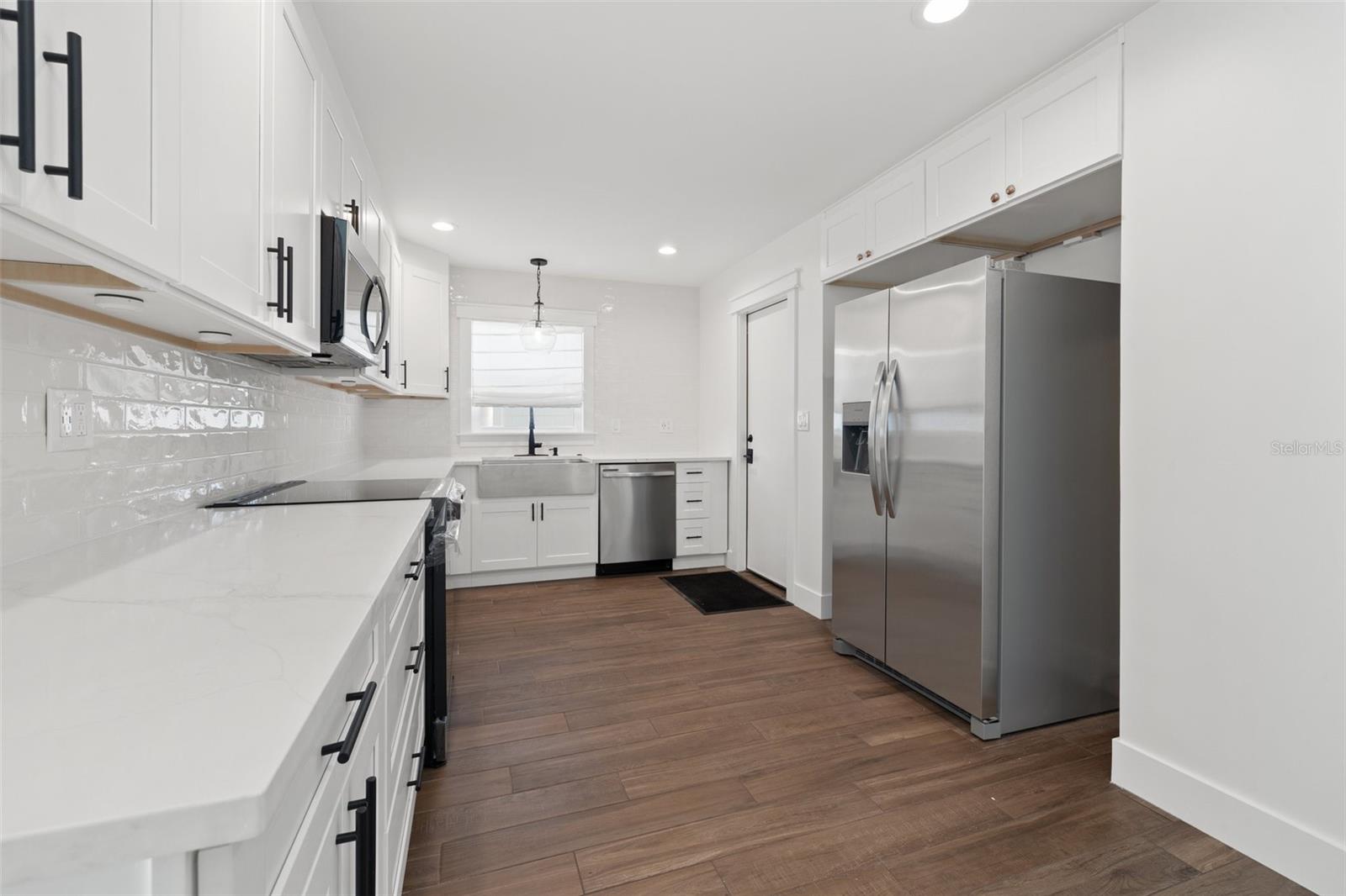 2050 BAYOU GRANDE BLVD NE, ST PETERSBURG, FL, 33703