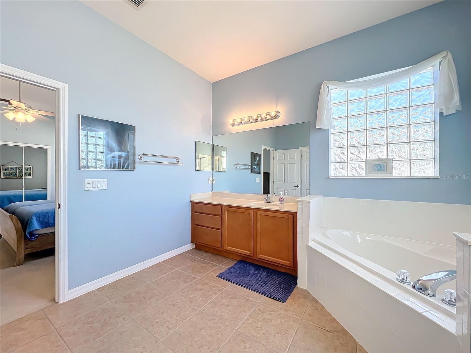 25516 LAUREL VALLEY RD, LEESBURG, FL, 34748