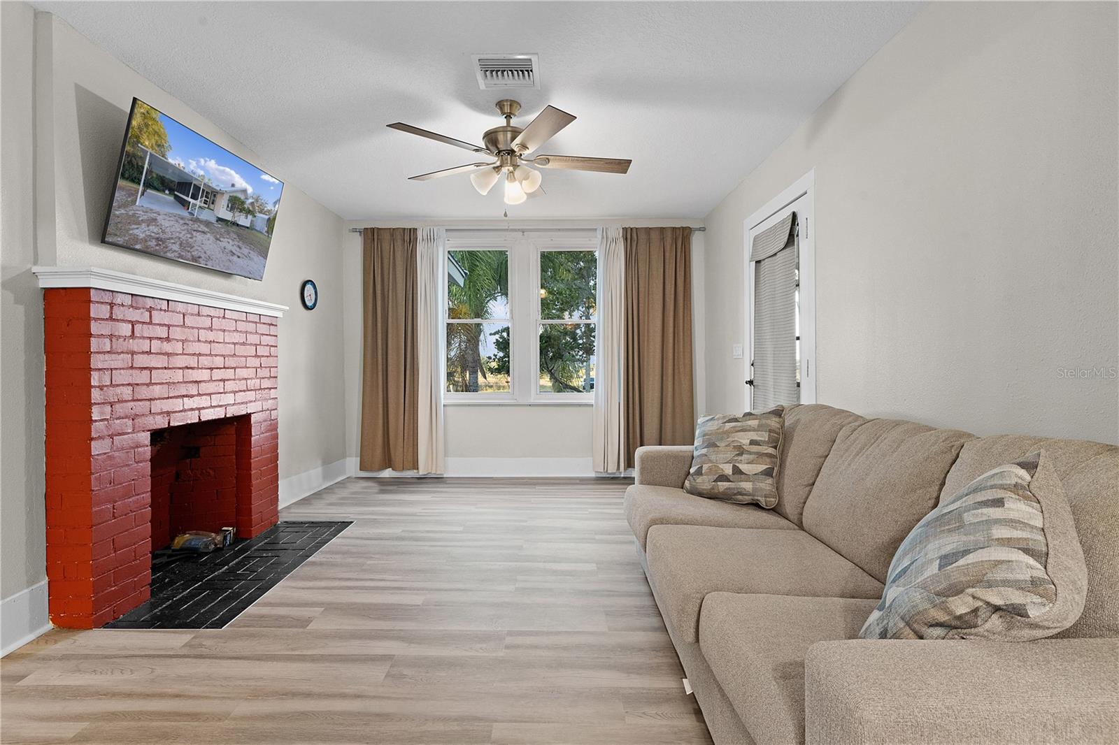 13536 SE SUNSET HARBOR RD, WEIRSDALE, FL, 32195