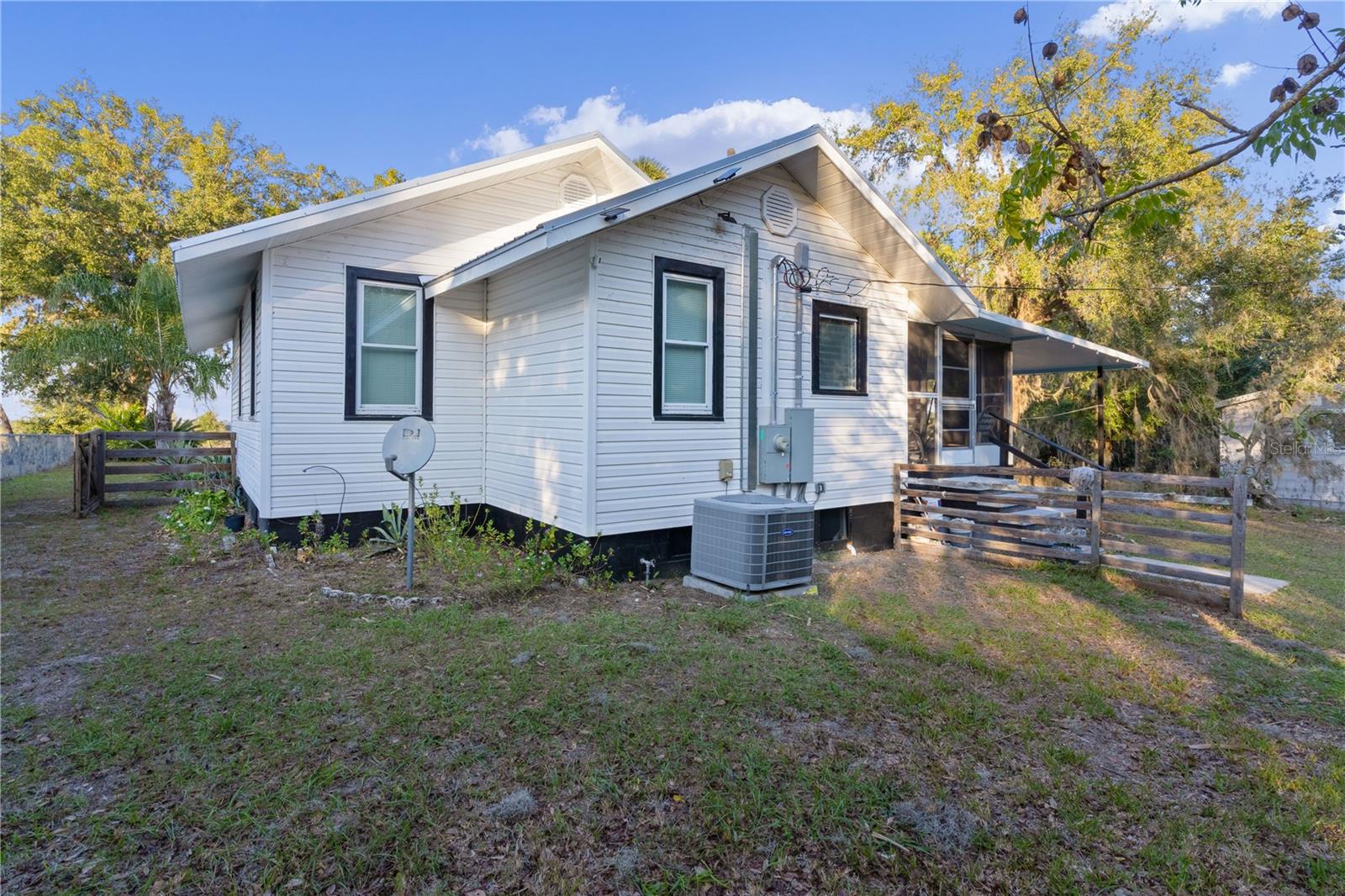 13536 SE SUNSET HARBOR RD, WEIRSDALE, FL, 32195