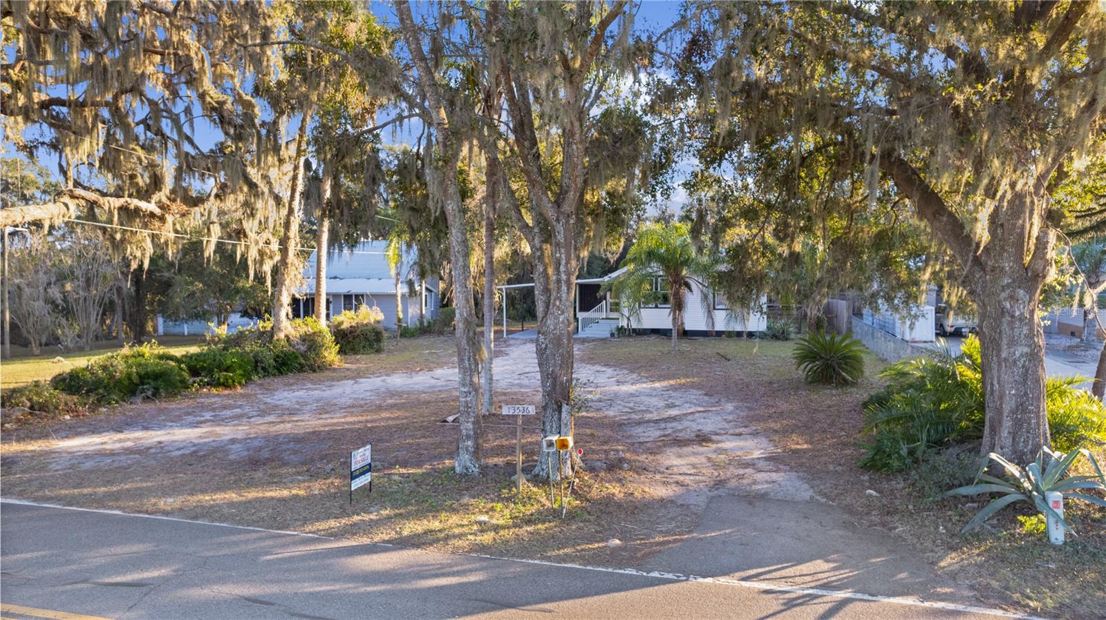 13536 SE SUNSET HARBOR RD, WEIRSDALE, FL, 32195