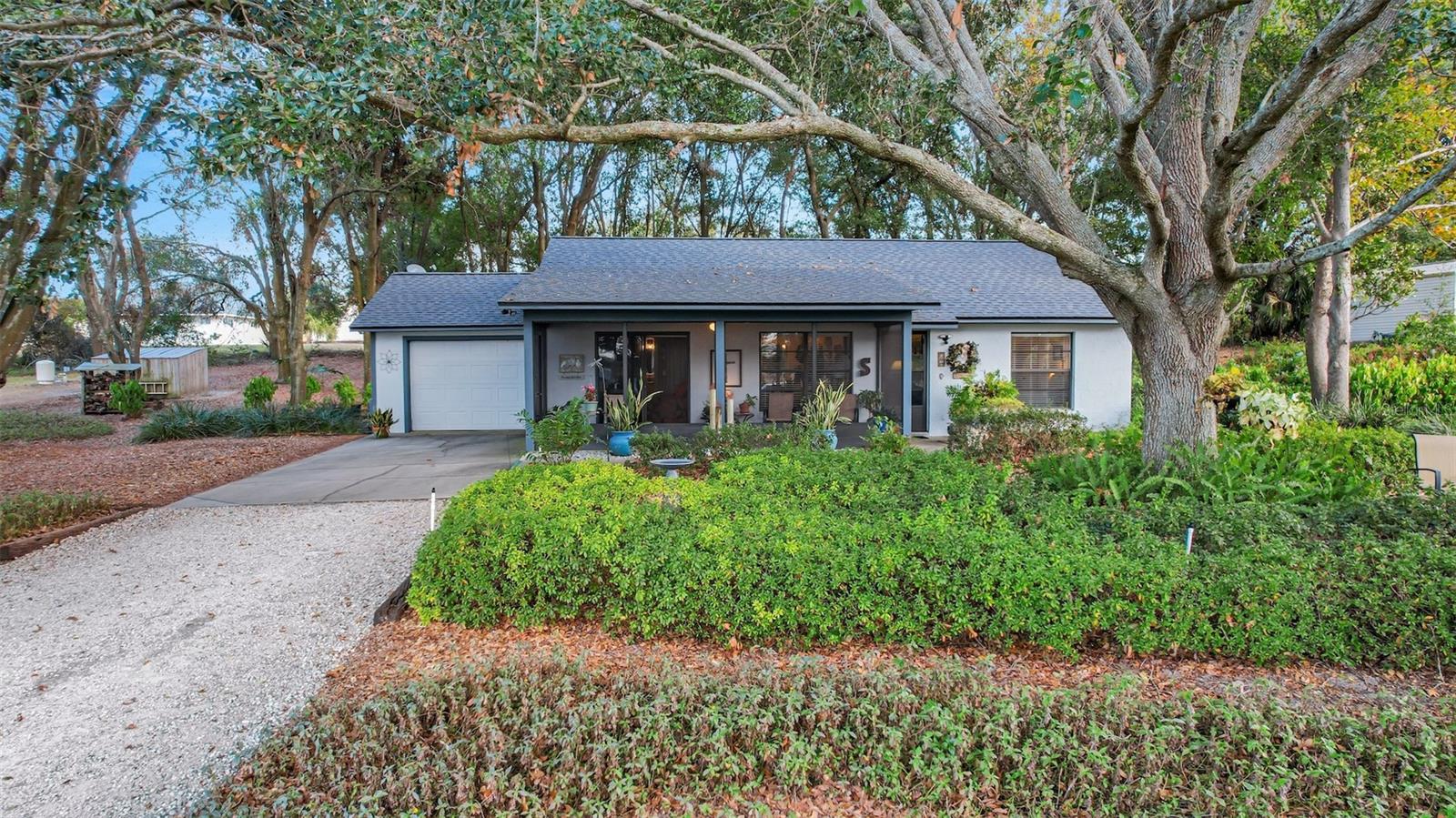 18200 E APSHAWA RD, CLERMONT, FL, 34715