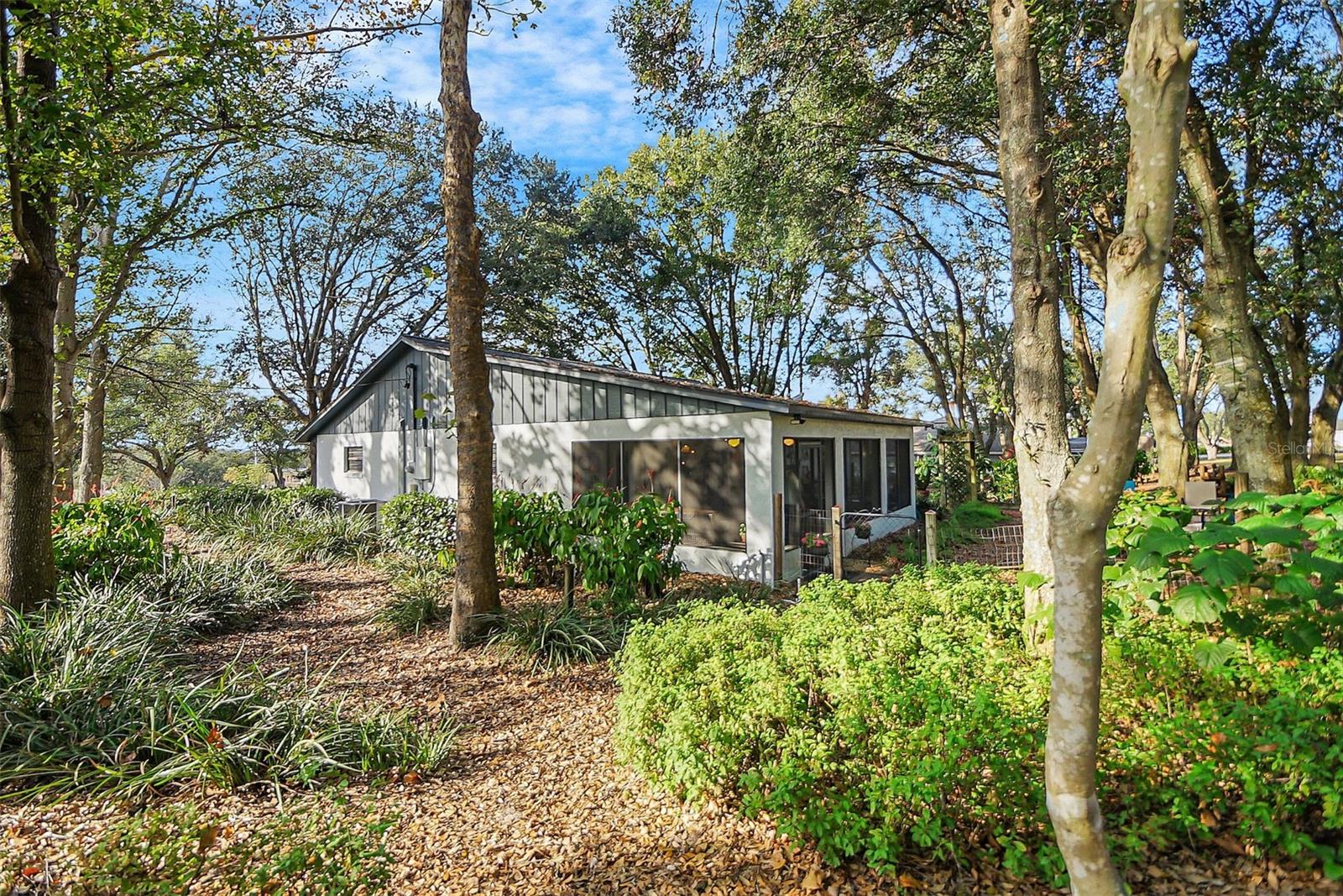 18200 E APSHAWA RD, CLERMONT, FL, 34715