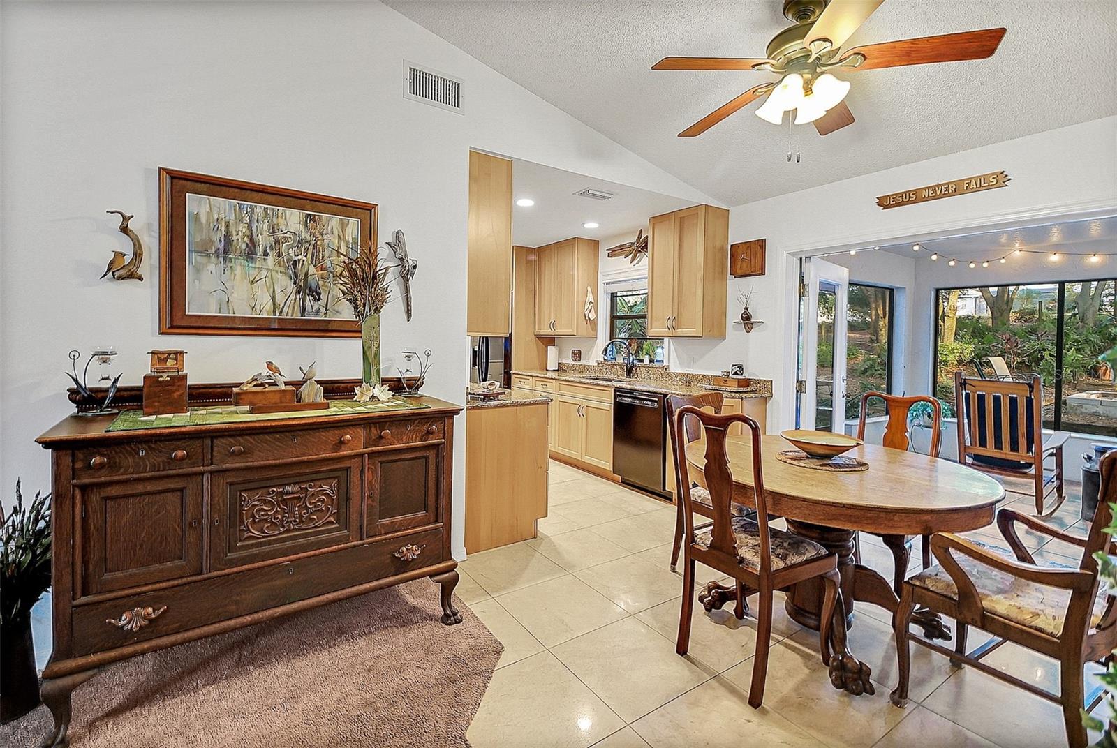 18200 E APSHAWA RD, CLERMONT, FL, 34715